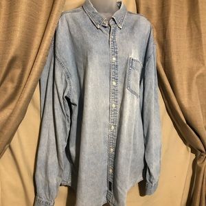 Long-sleeved denim shirt